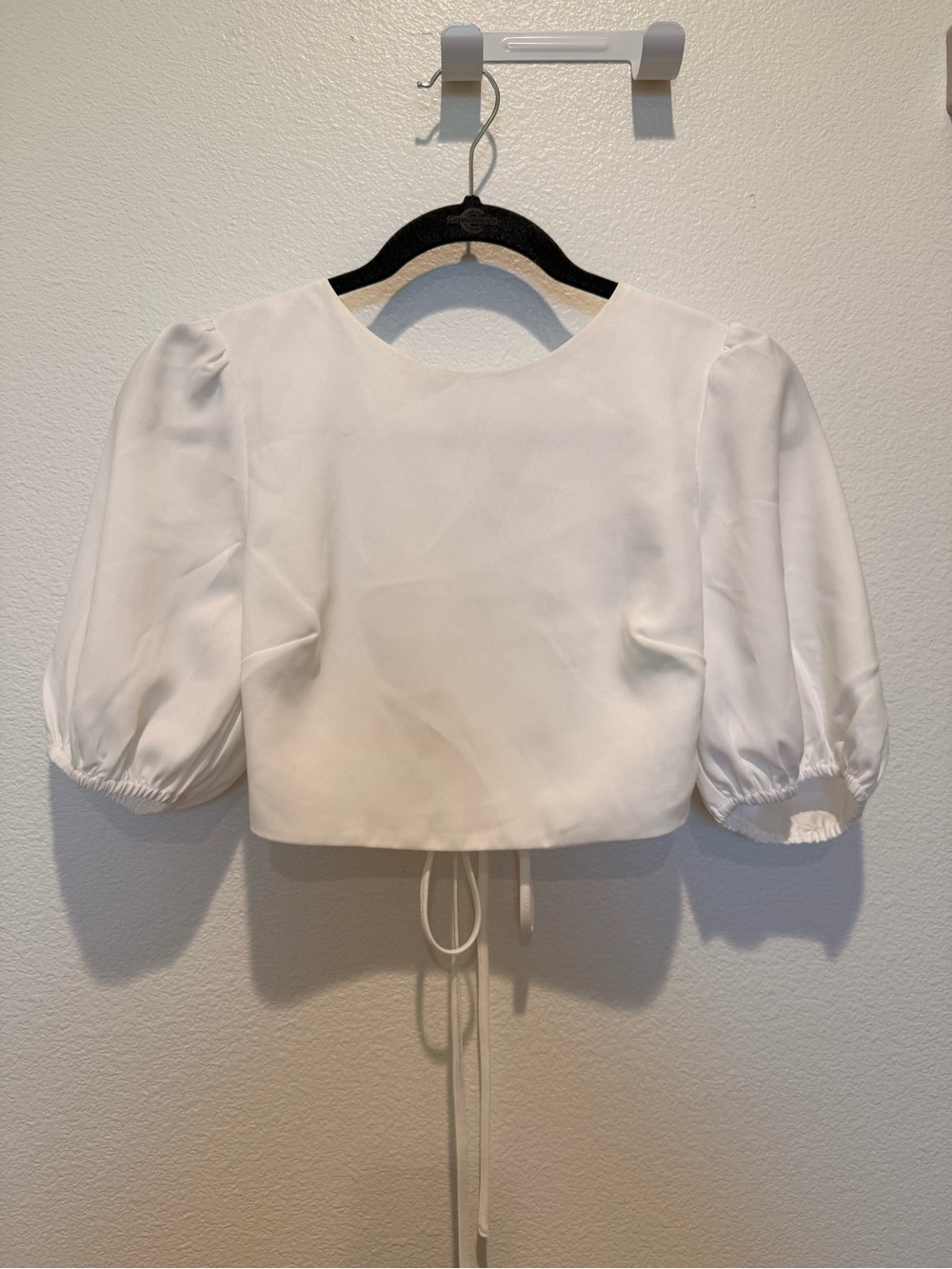 Lulu's White Puff Sleeve Crop Top